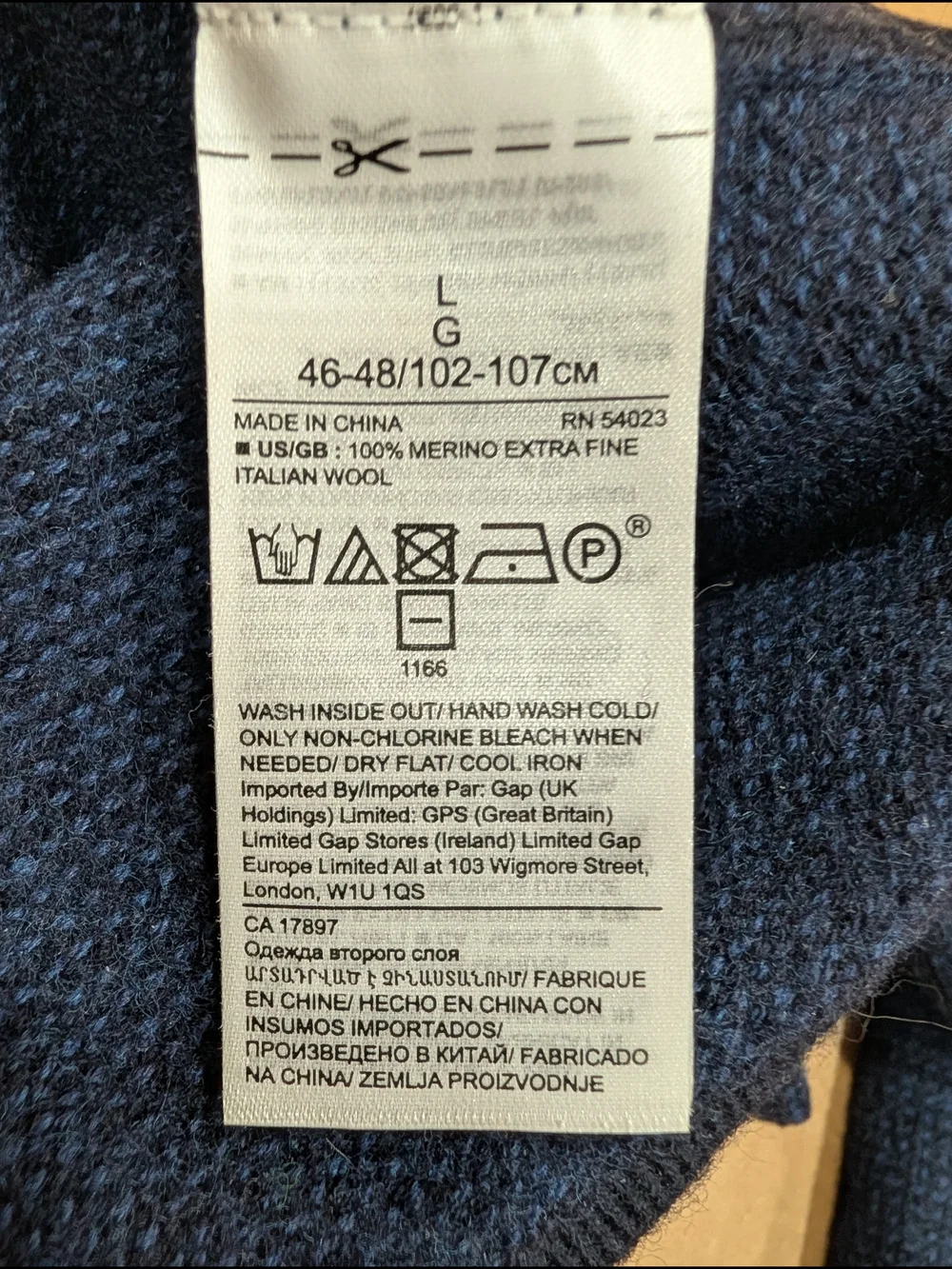 Banana Republic Men’s Sweater Size L Navy Blue 100% Merino Wool Italian Yarn
